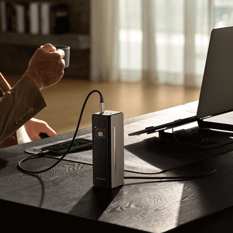 Laden Sie das Bild in Galerie - Viewer, EcoFlow RAPID Pro Powerbank 27&#39;650 mAh | 320 W laden, bis zu 300 W entladen | + ausziehbares 140 W USB-C Kabel
