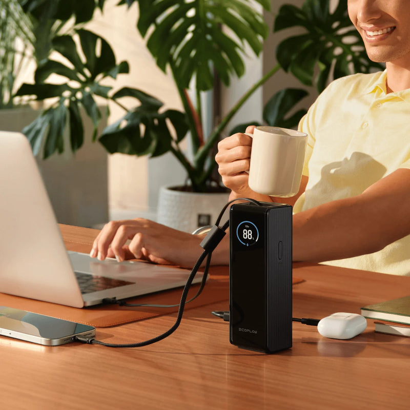 Chargez l&#39;image dans la visionneuse de la galerie, Batterie externe EcoFlow RAPID 25 000 mAh noire | Charge 140 W, décharge jusqu&#39;à 170 W | Câble USB-C rétractable 100 W
