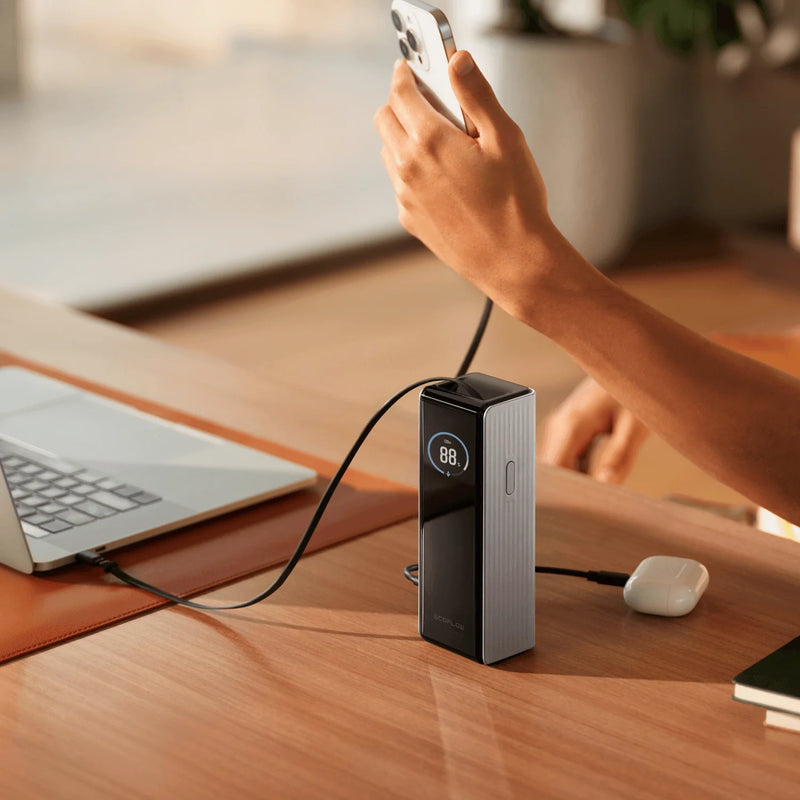 Chargez l&#39;image dans la visionneuse de la galerie, Batterie externe EcoFlow RAPID 25 000 mAh noire | Charge 140 W, décharge jusqu&#39;à 170 W | Câble USB-C rétractable 100 W

